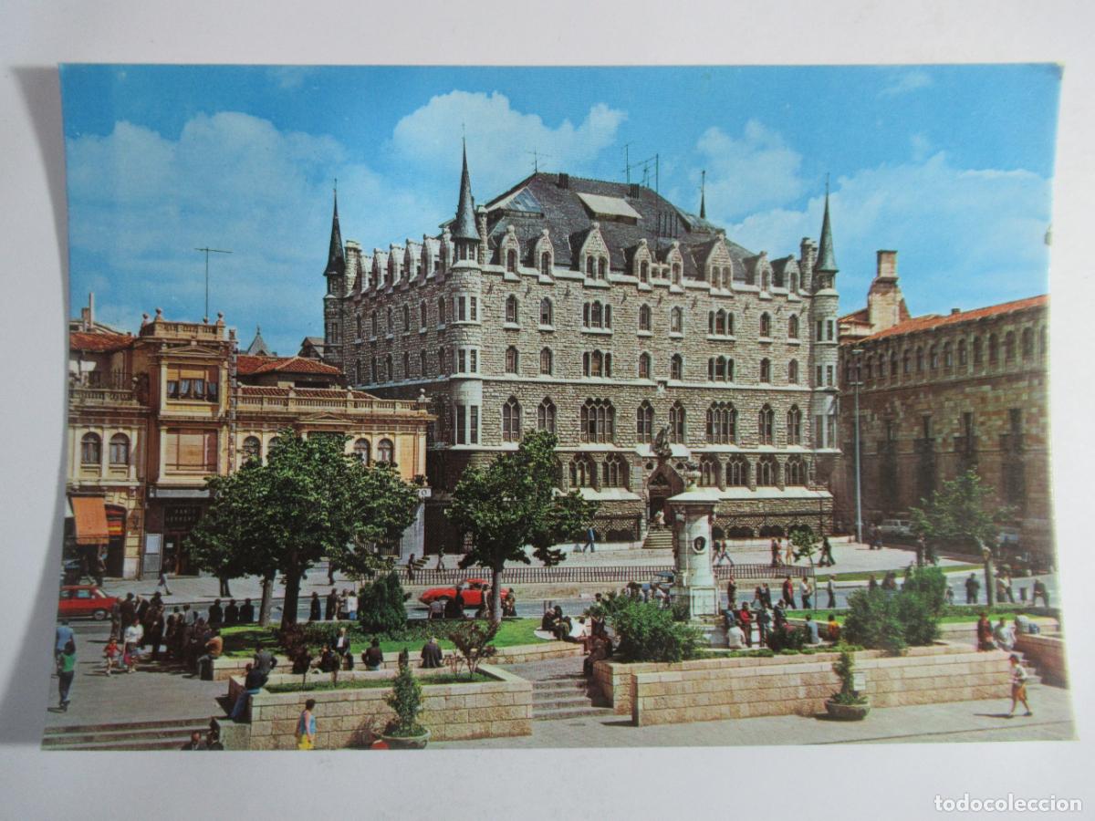 Postales: Le&oacute;n - Edificio de la Caja de Ahorros y Monte de Piedad - S/C