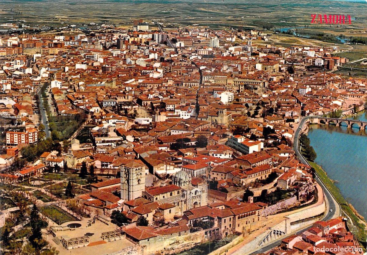 Postales: Postal de Vista A&eacute;rea de Zamora con la Catedral y el R&iacute;o Duero