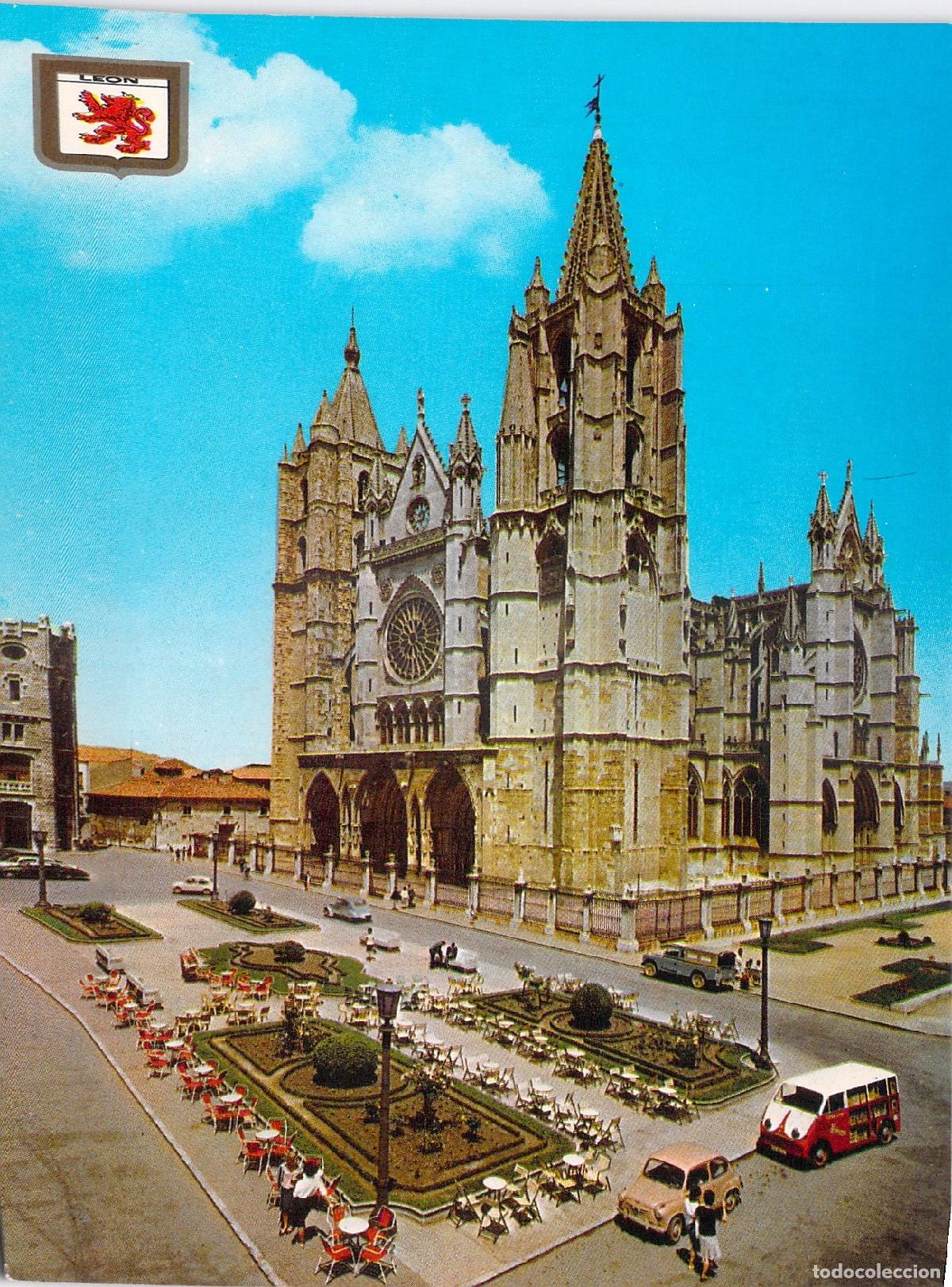 Postales: Postal de la Catedral de Le&oacute;n, Fachada Principal y Entorno