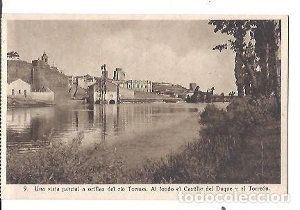 Postales: ANTIGUA POSTAL 9 UNAVISTA PARCIAL A ORILLAS DEL RIO TORMES AL FONDO EL CASTILLO DEL DUQUE Y EL TORRE