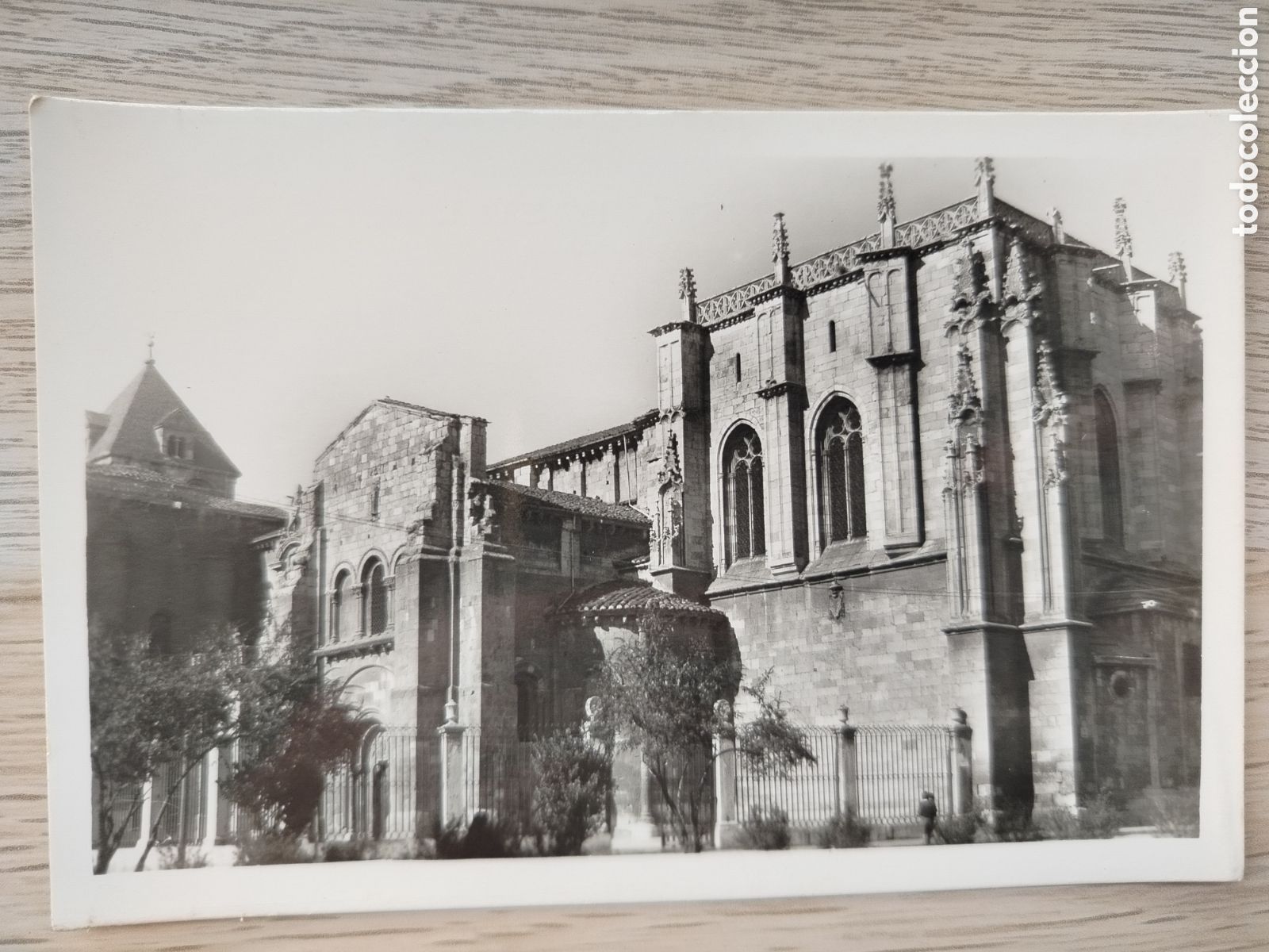 Postales: LE&Oacute;N - BAS&Iacute;LICA DE SAN ISIDORO - EDICIONES C.C. ZARAGOZA