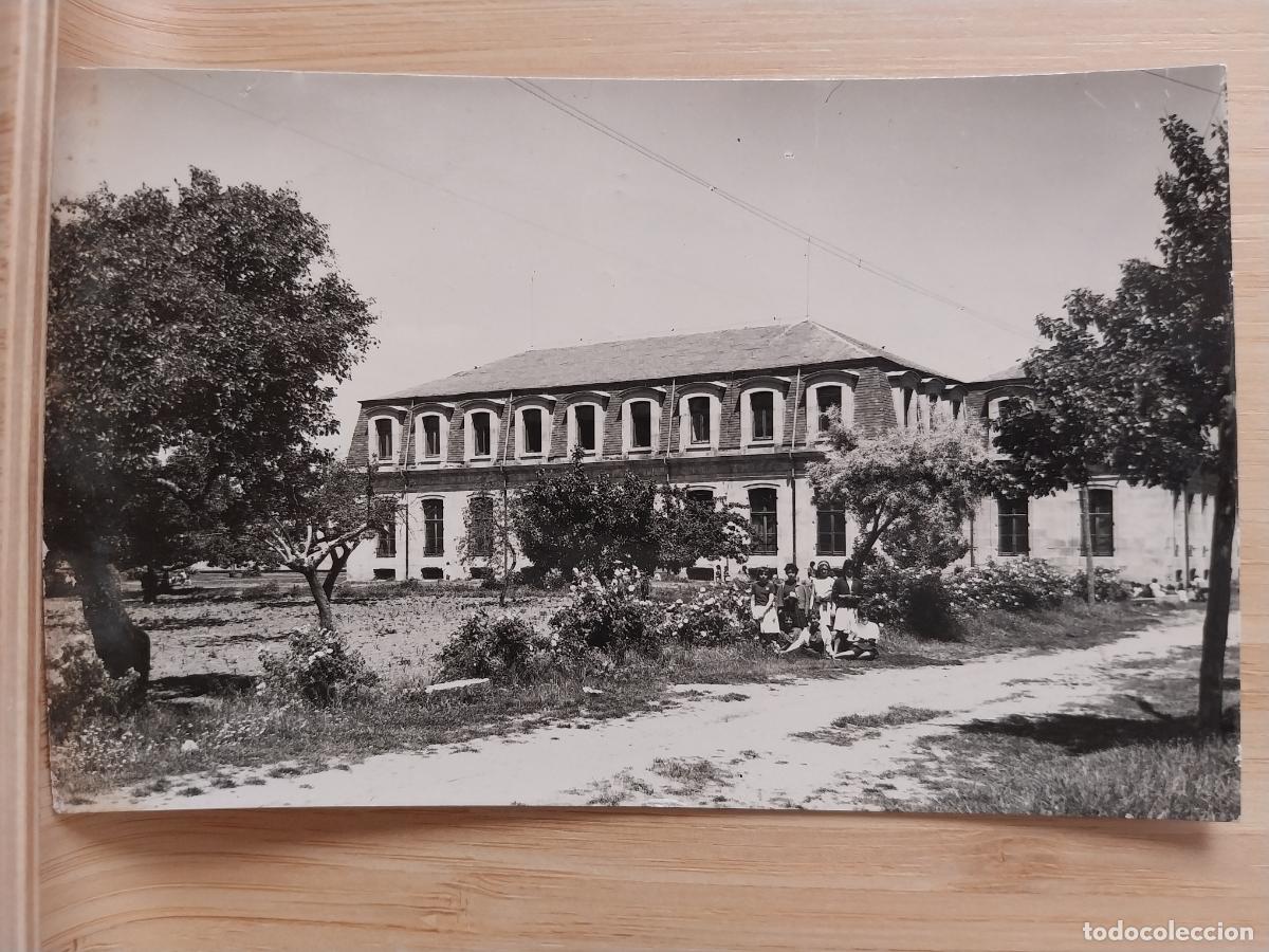 Postales: PIEDRAHIA PALACIO DUQUE DE ALBA AVILA ED ARRIBAS 2 CIRCULADA A&Ntilde;O 1969 GRUPO NI&Ntilde;AS