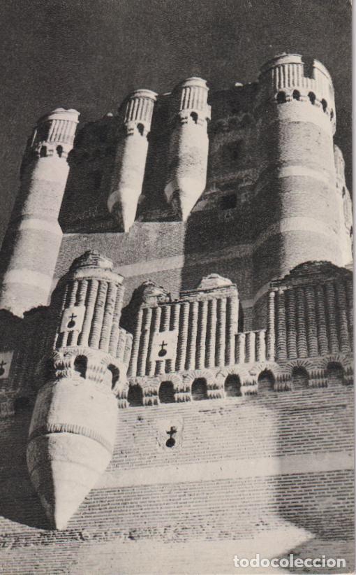 Postales: COCA (SEGOVIA) CASTILLO, VISTA DE LA TORRE DEL HOMENAJE DESDE EL FOSO - H.FOURNIER N&ordm;19 - S/C