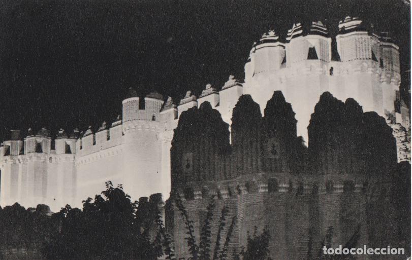 Postales: COCA (SEGOVIA) CASTILLO, VISTA PARCIAL DEL CASTILLO ILUMINADO DESDE EL SUR - H.FOURNIER N&ordm;22 - S/C