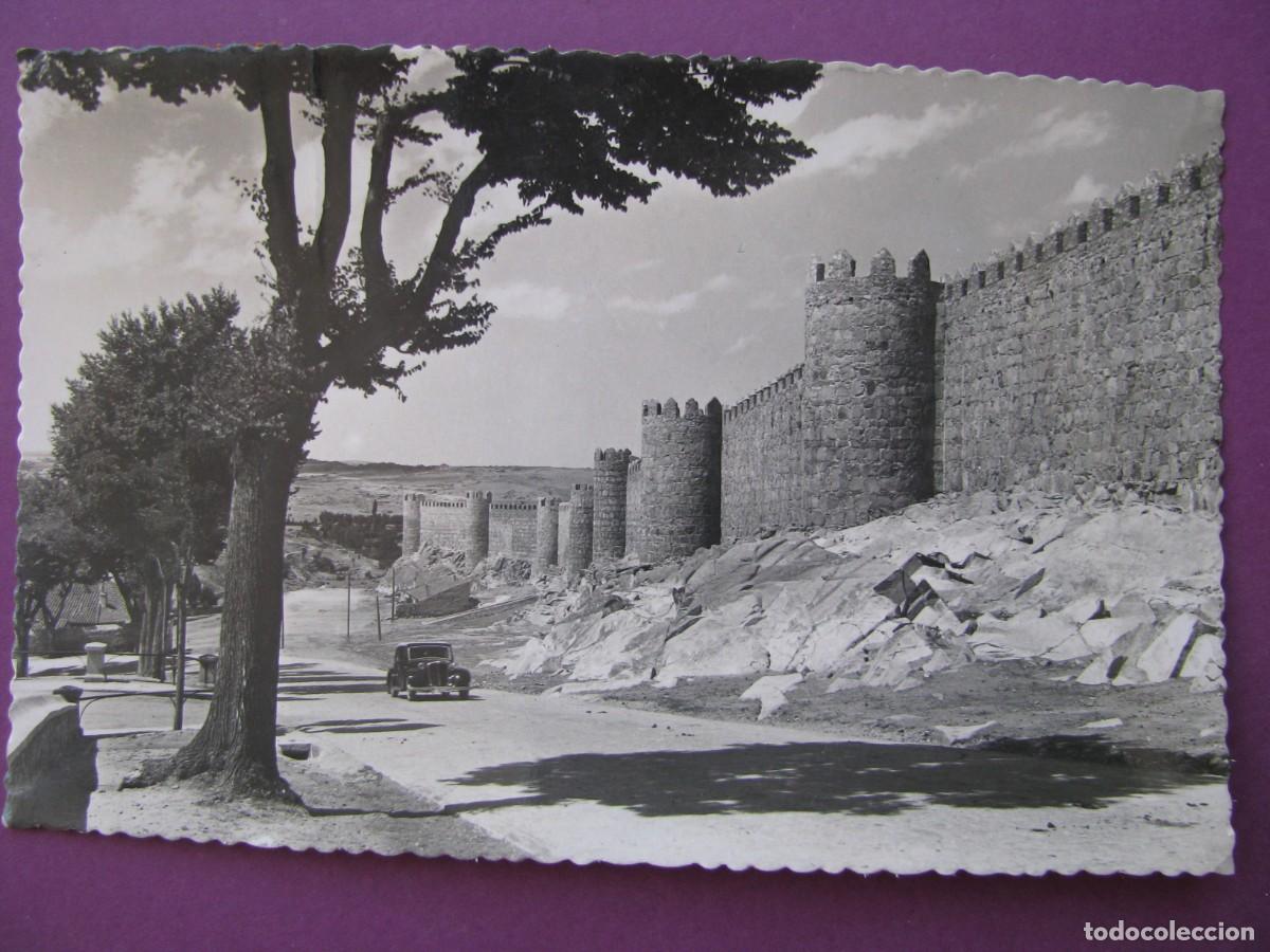 Postales: POSTAL FOTOGRAFICA DE AVILA. UN ASPECTO DE LAS MURALLAS. GARCIA GARRABELLA. CIRCULADA 1953