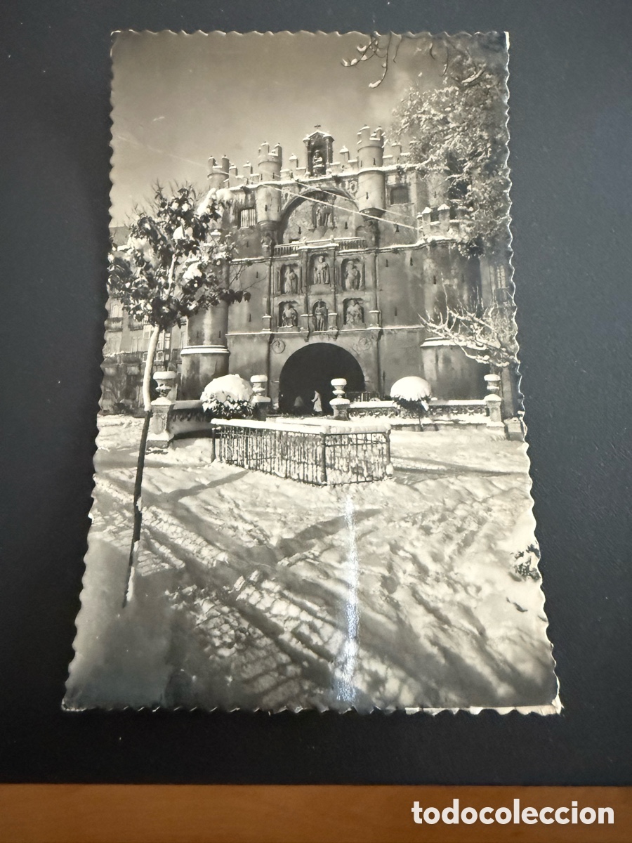 Postales: Postal. BURGOS. Puerta de Santa Mar&iacute;a ( Invernal )1960