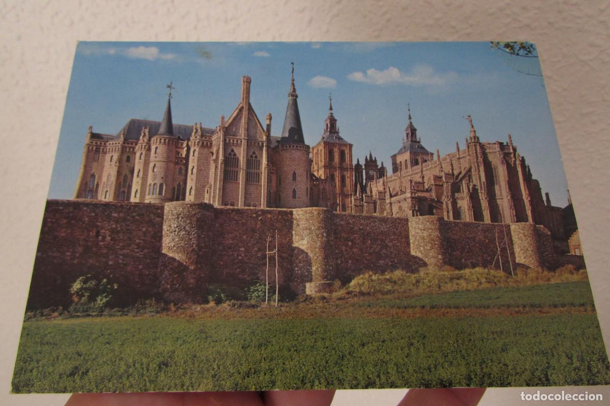 Postales: Astorga. 2001 Murallas. Catedral y Palacio. Ed. Arriba