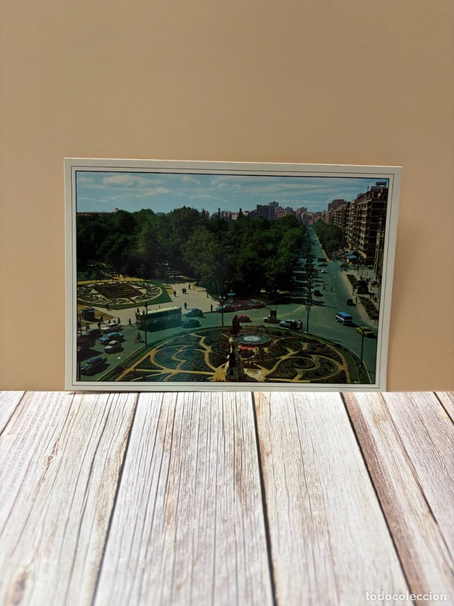 Postales: TARJETA POSTAL. VALLADOLID. 2064.- PLAZA Y PASEO DE ZORRILLA. EDICIONES ARRIBAS