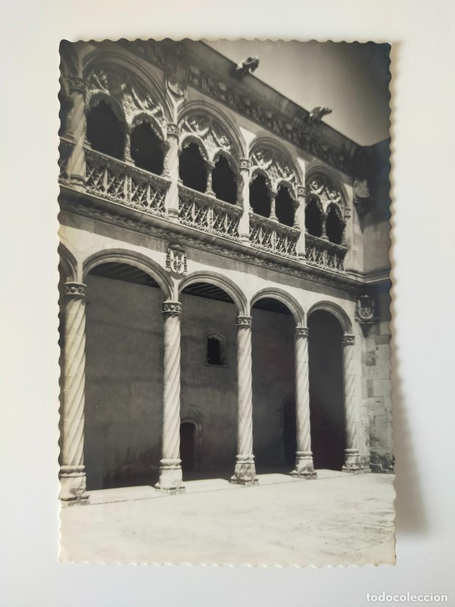 Postales: Tarjeta Postal VALLADOLID: Patio Palacio Santa Cruz - Edic. Darvi - Sin circular.