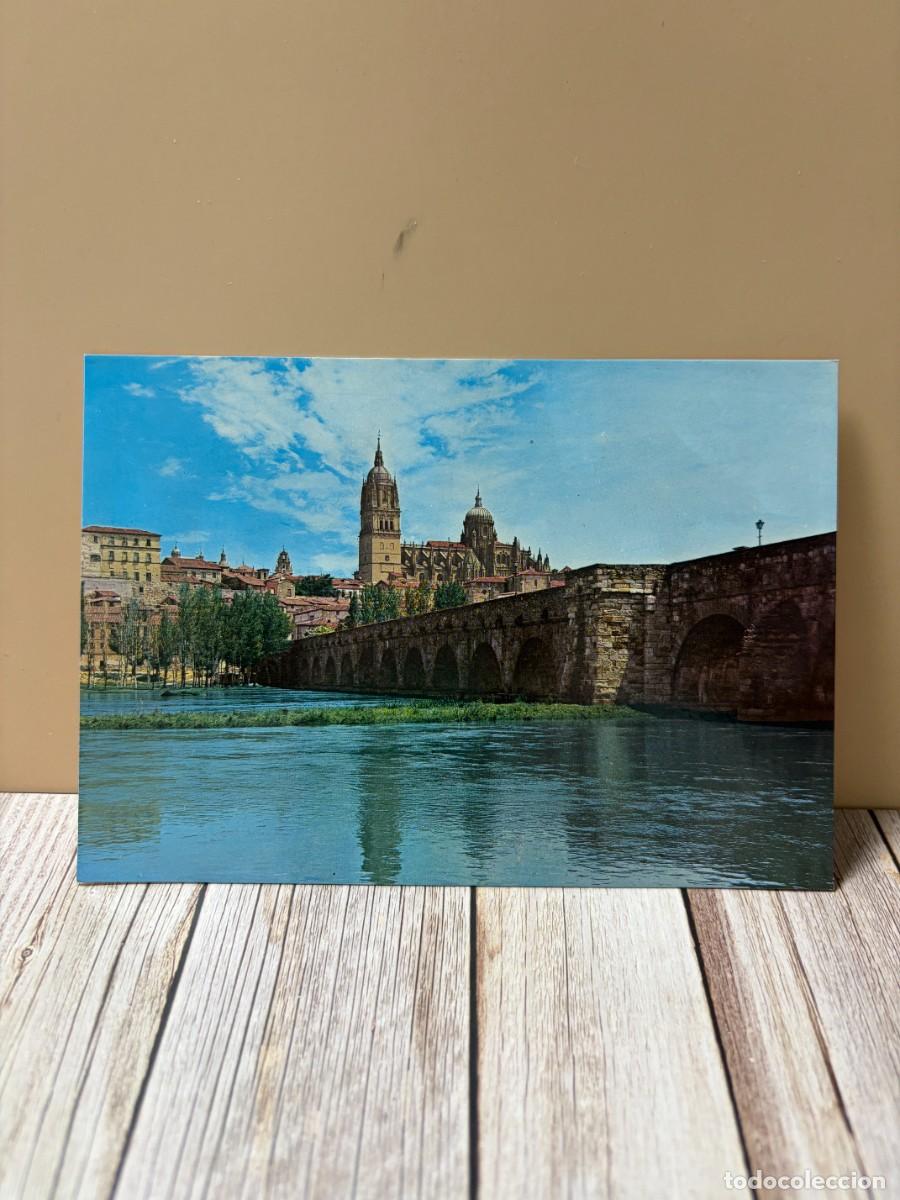 Postales: TARJETA POSTAL. SALAMANCA. 65.- PUENTE ROMANO Y CATEDRAL. EDICIONES ARRIBAS