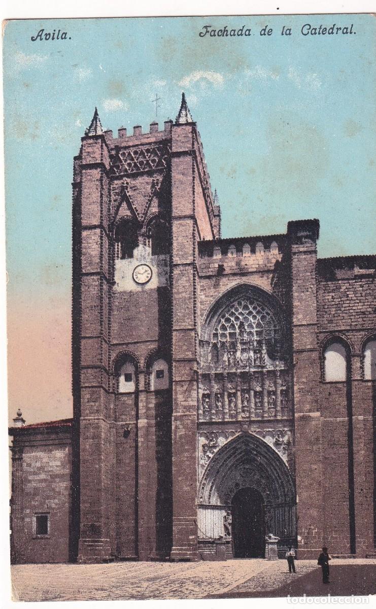 Postales: Avila. Fachada de la Catedral . Purger & co. 3702 Reverso dividido. Sin circular.