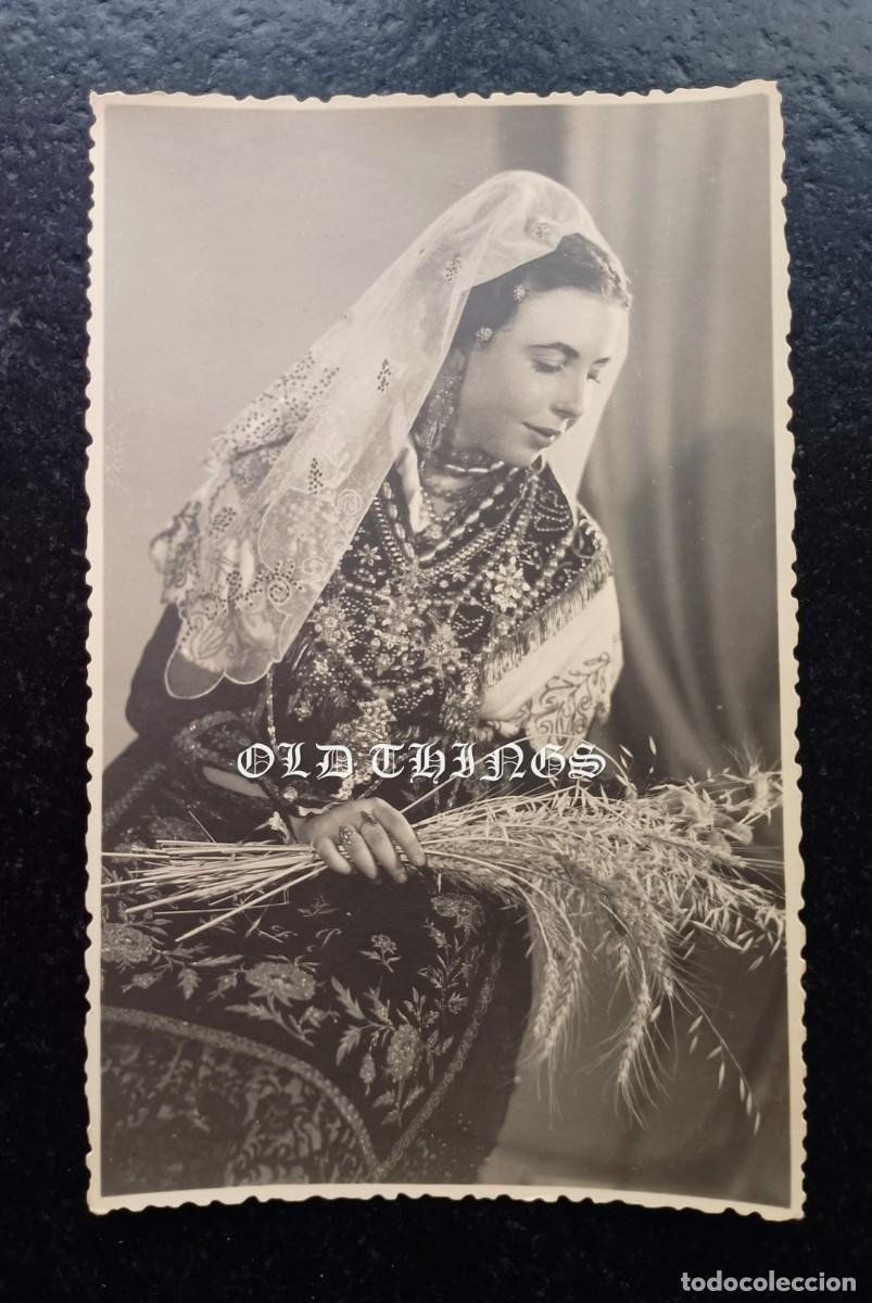 Postales: FOTOGRAFIA DE CHARRA, TRAJE REGIONAL SALMANTINO, FOTO CORRALES, FECHADA POR EL REVERSO EN 1961, TAMA
