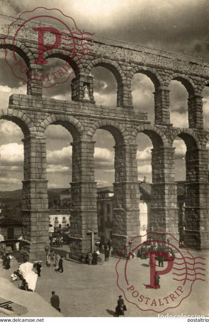 Postales: Segovia El Acueducto y Plaza del Azoquejo Castilla y Le&oacute;n. Espa&ntilde;a Spain
