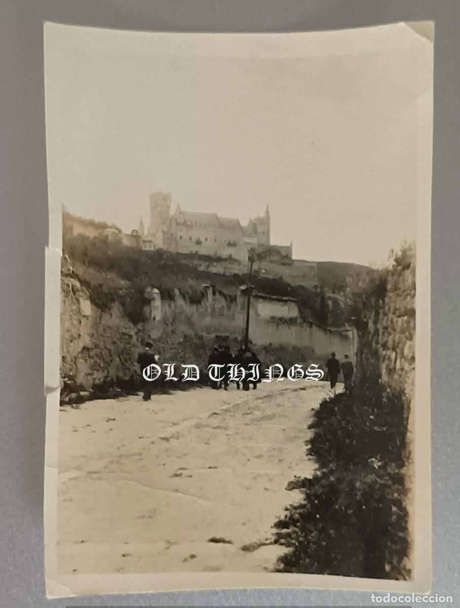 Postales: FOTOGRAFIA DE SEGOVIA, EL ALCAZAR AL FONDO, MIDE 8,5 X 6 CMS.
