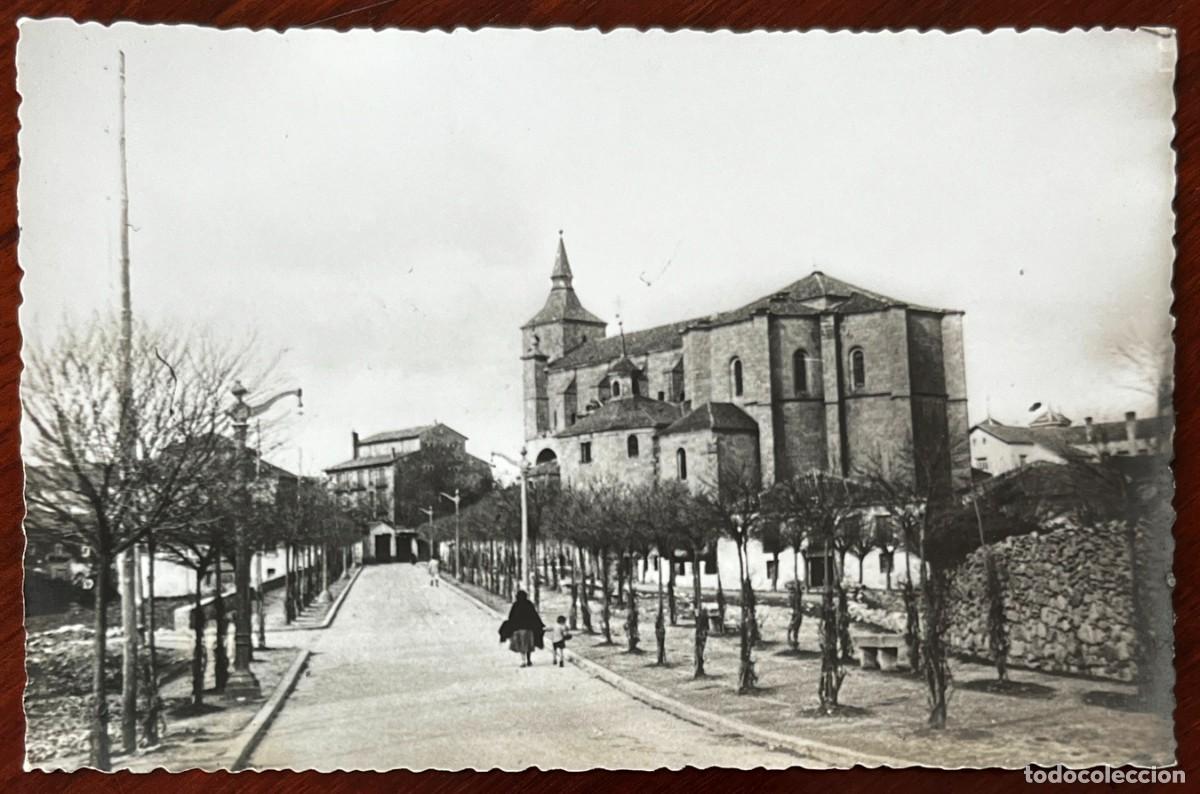 Postales: FOTO POSTAL DE EL ESPINAR, PASEO DE LA IGLESIA, N.3, SEGOVIA, NO CIRCULADA, ESCRITA EN 1954,