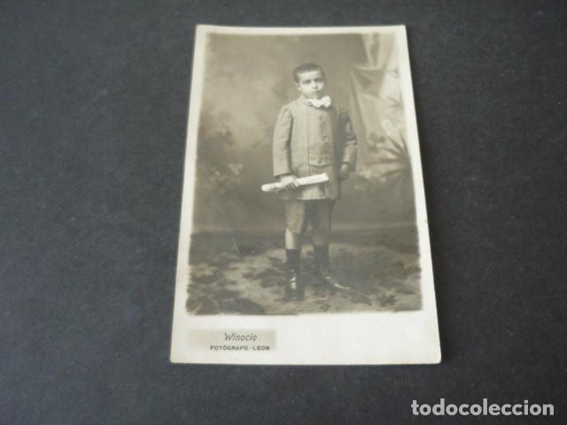Postales: LEON RETRATO DE NI&Ntilde;O CON PERIODICO WINOCIO FOTOGRAFO POSTAL FOTOGRAFICA