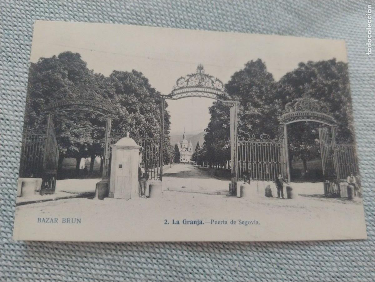 Postcards: BAZAR BRUN. 2. La Granja. Puerta de Segovia. Lacoste. Sin circular,