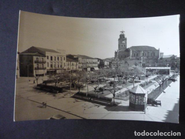 Cartoline: MEDINA DEL CAMPO VALLADOLID PLAZA DE ESPA&Ntilde;A ED. PARIS J. M. ZARAGOZA