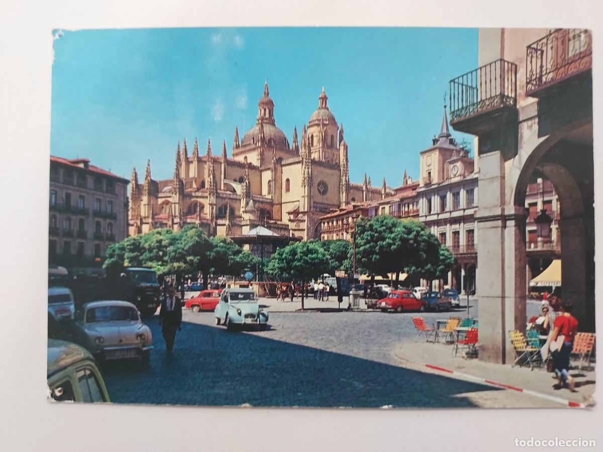 Postales: POSTAL SEGOVIA PLAZA GENERAL FRANCO Y CATEDRAL. 1966. SIN CIRCULAR. CITROEN 2 CV