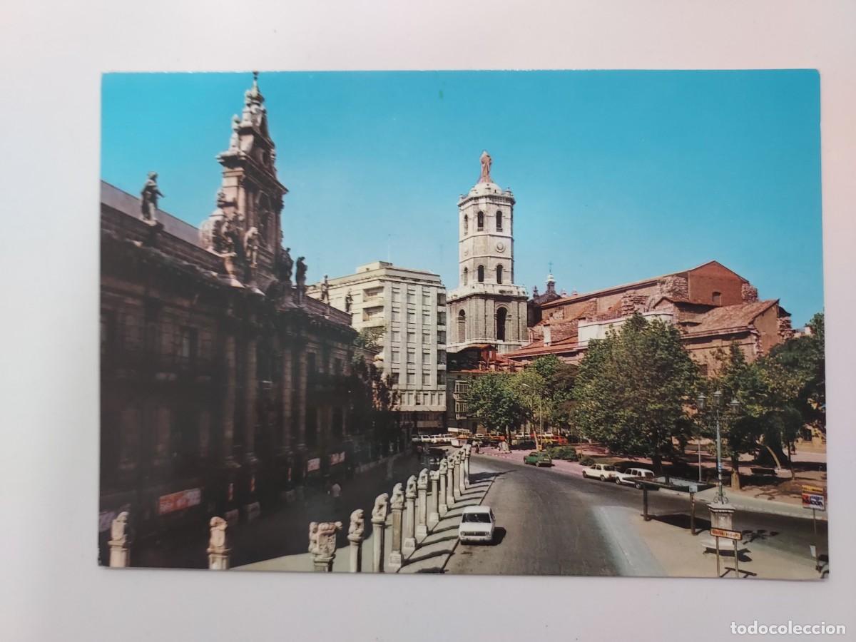 Postales: POSTAL VALLADOLID PLAZA UNIVERSIDAD Y CATEDRAL. 1981. SIN CIRCULAR