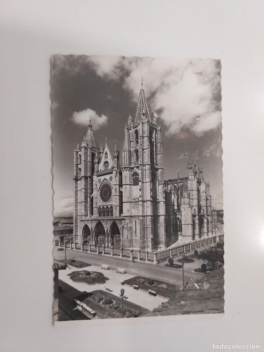 Postales: POSTAL LE&Oacute;N FACHADA PRINCIPAL DE LA CATEDRAL. A&Ntilde;OS 1940 1950. SIN CIRCULAR. GARRABELLA