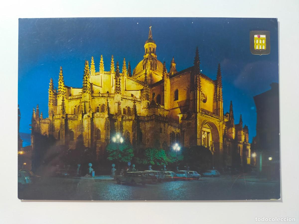 Postales: Postal SEGOVIA: Catedral. Vista nocturna - Edic. Dom&iacute;nguez - FISA. Escudo de Oro