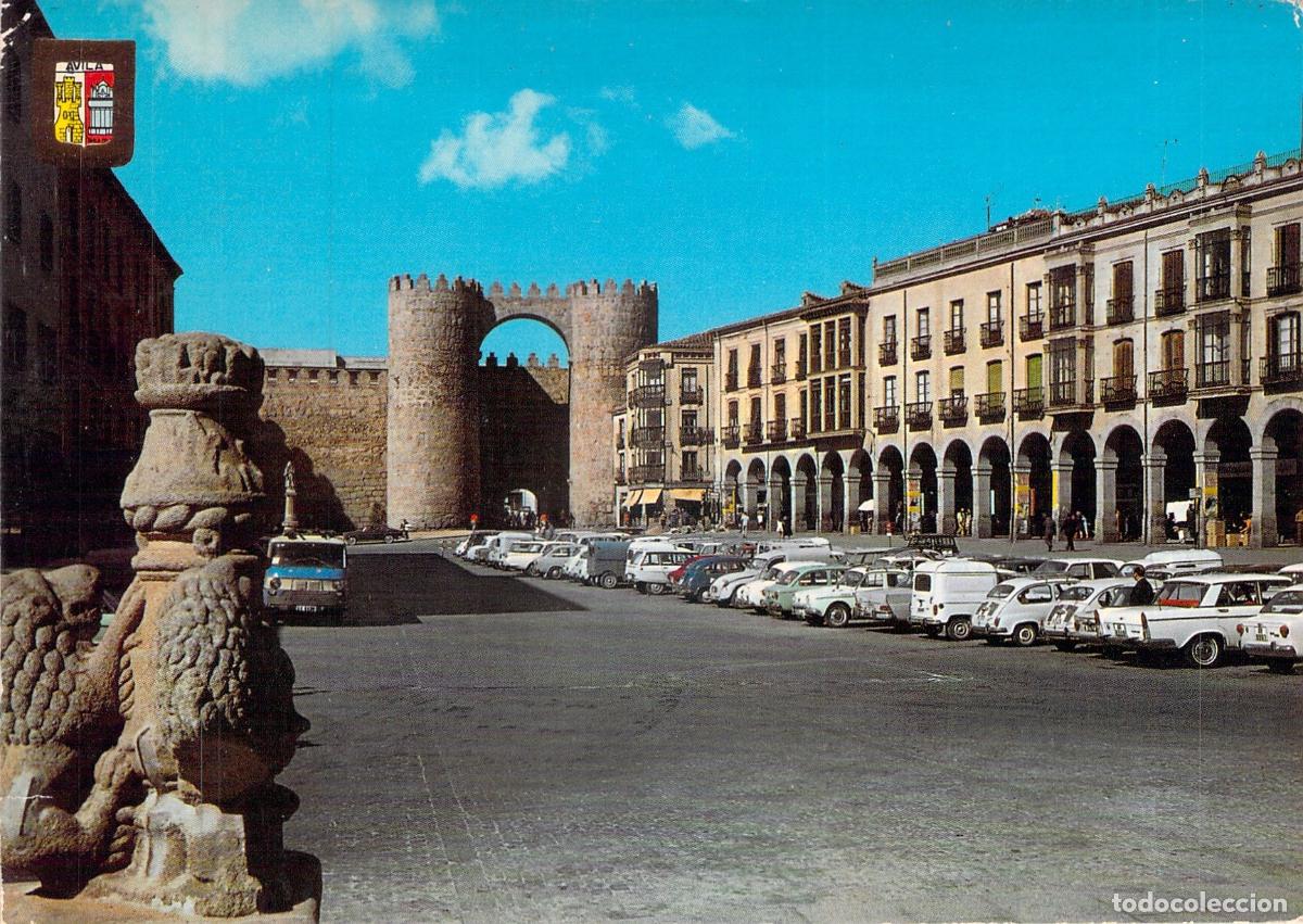 Postkarten: Postal de la Plaza de Santa Teresa en &Aacute;vila con Muralla
