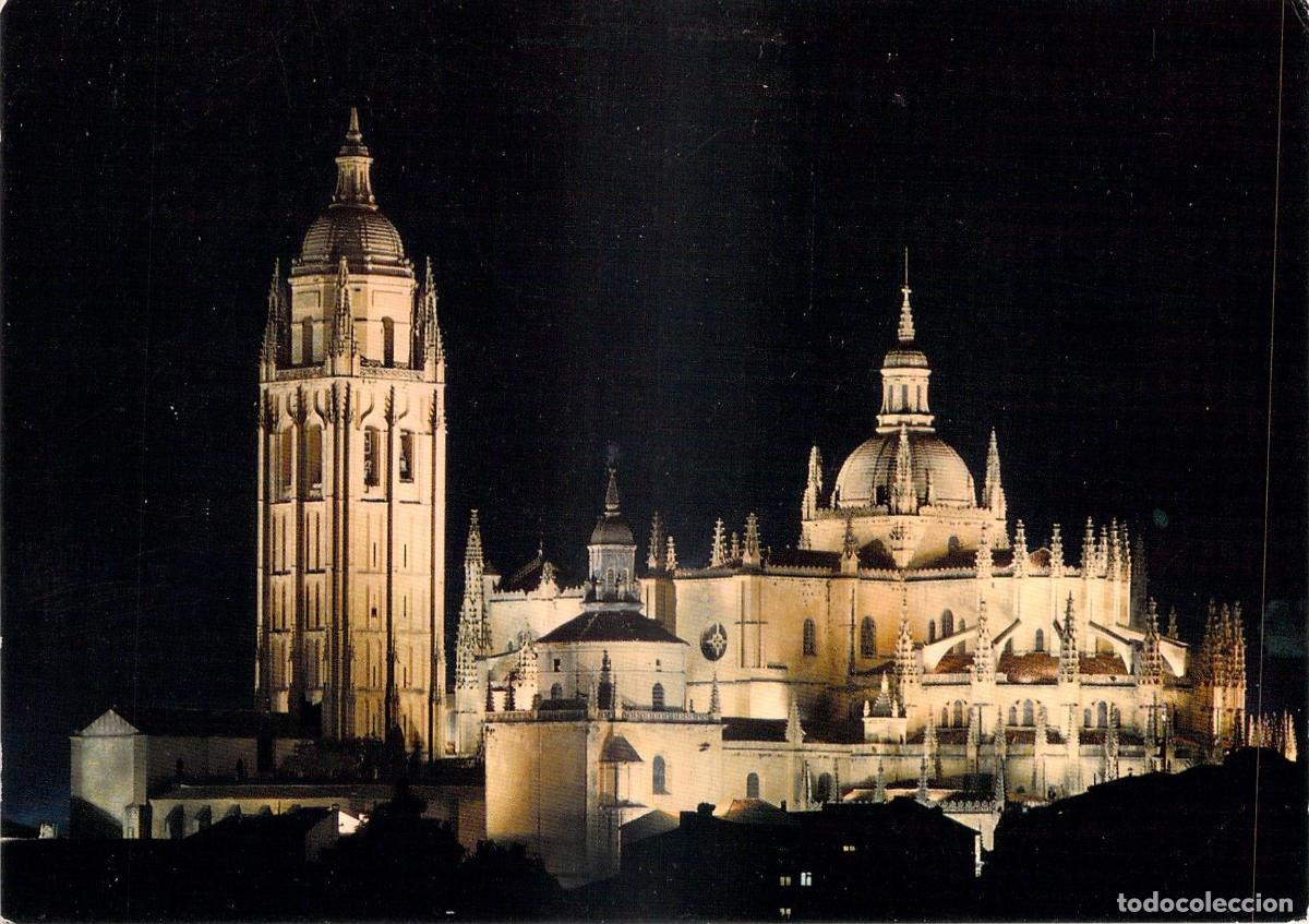 Postales: Postal de la Catedral de Segovia Iluminada por la Noche