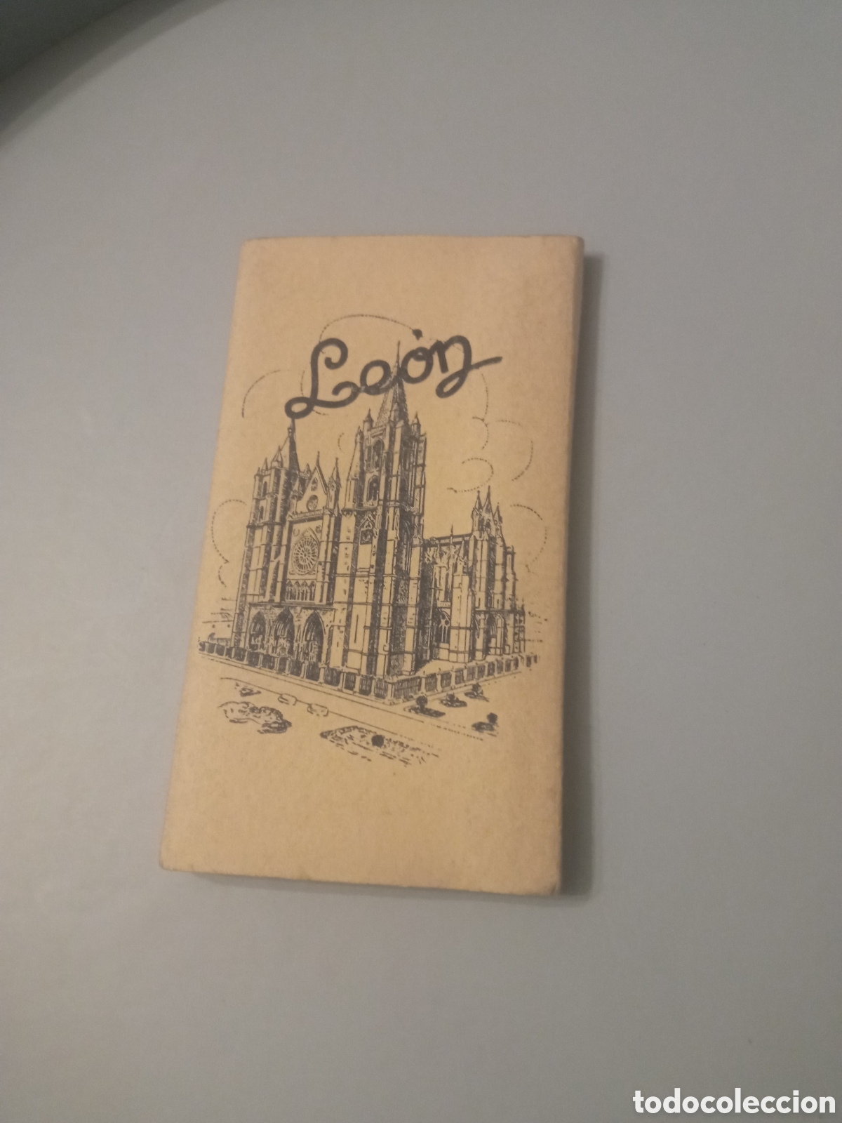 Postales: Antiguo acorde&oacute;n de 10 antiguas fotograf&iacute;as en miniatura de Le&oacute;n, miden 88x47 mm