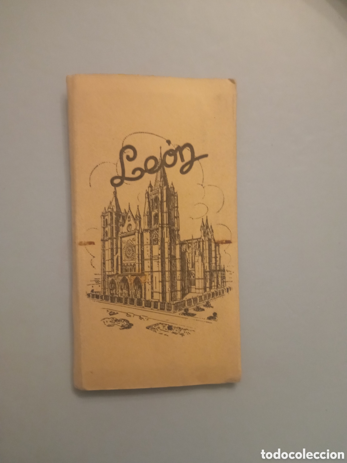 Postales: Antiguo acorde&oacute;n de 10 antiguas fotograf&iacute;as en miniatura de Le&oacute;n, miden 88x47 mm