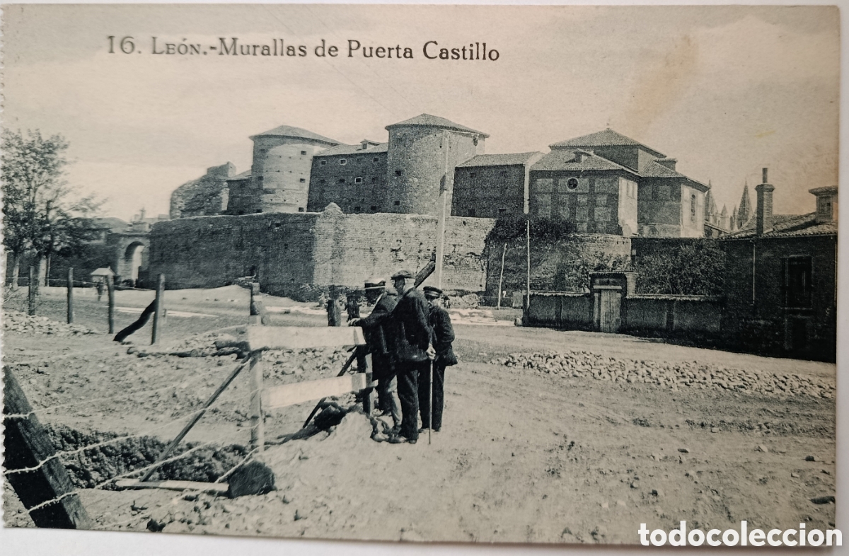 Postales: ANTIGUA POSTAL LE&Oacute;N - MURALLAS DE PUERTA CASTILLO - ED. EL LEONES