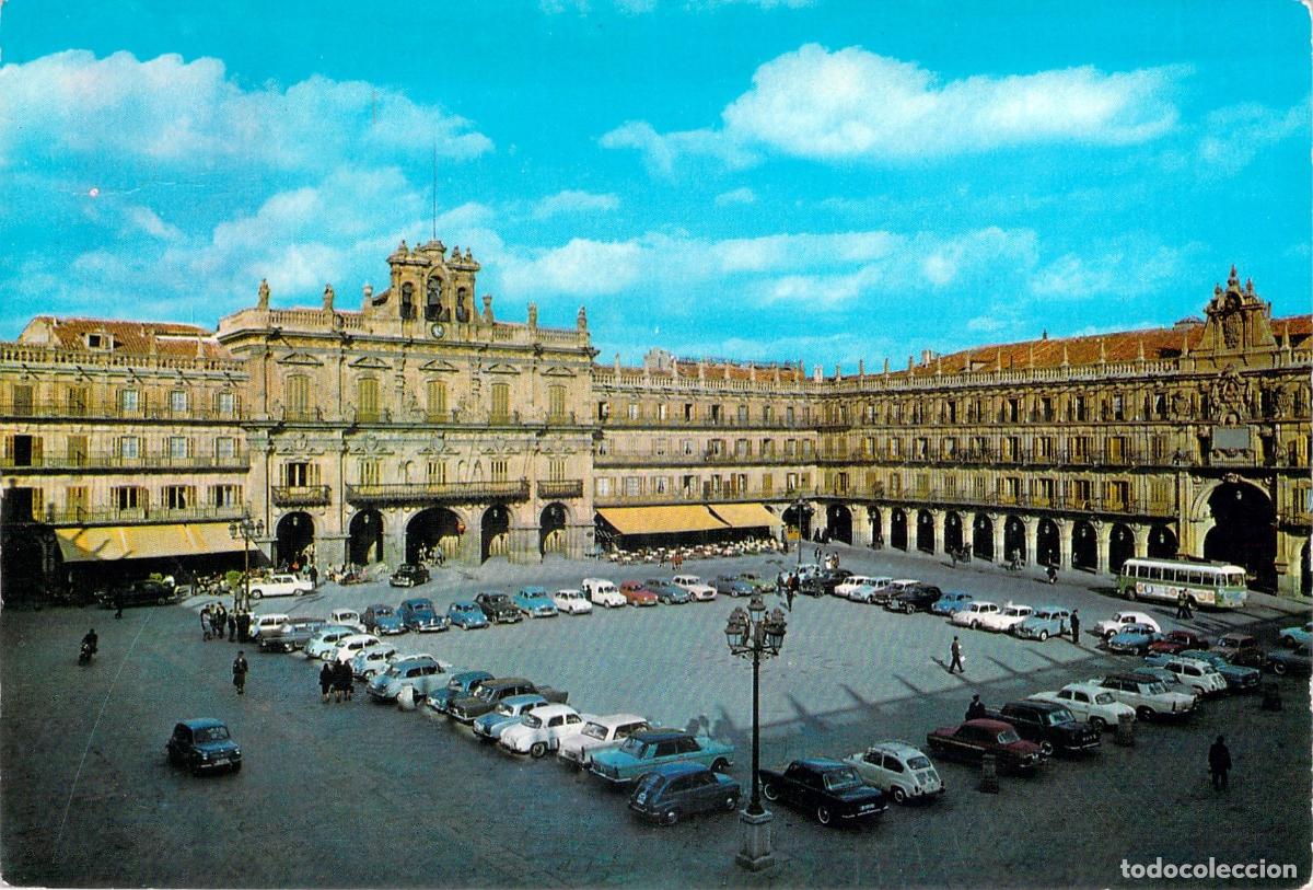 Postales: Postal de la Plaza Mayor de Salamanca con coches cl&aacute;sicos