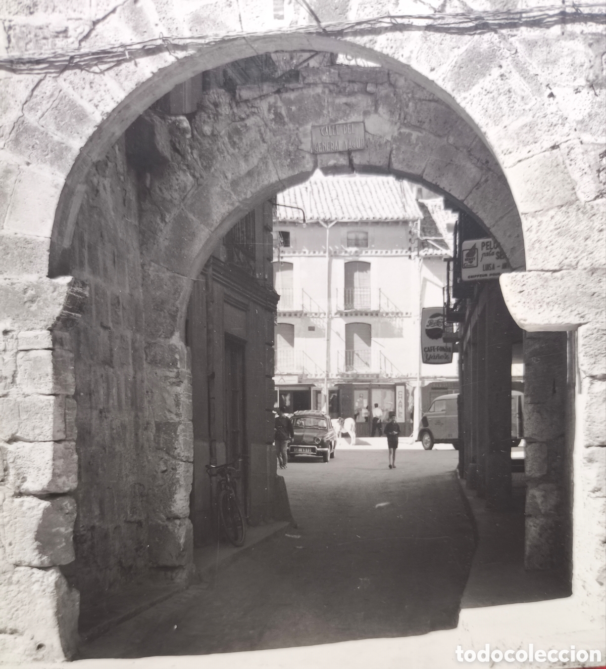 Postales: ALMAZAN PUERTA DE LOS HERREROS POSTAL FOTOGR&Aacute;FICA SORIA C. 1965