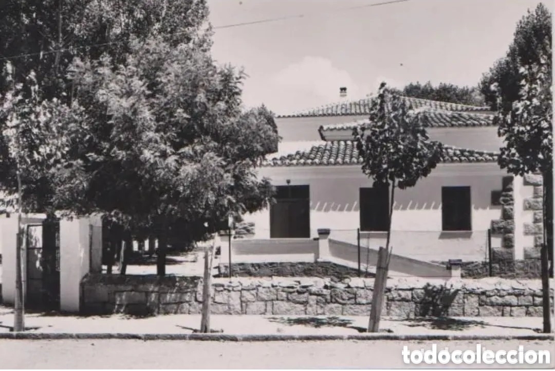 Postales: NAVALPERAL DE PINARES (&Aacute;VILA) - GRUPO ESCOLAR - EDICIONES VISTABELLA, MADRID