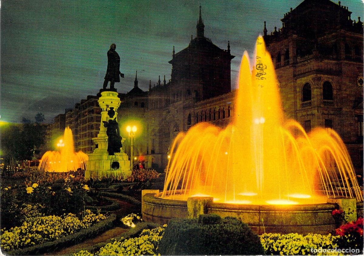 Postales: Postal de la estatua de Zorrilla y fuente iluminada en Valladolid