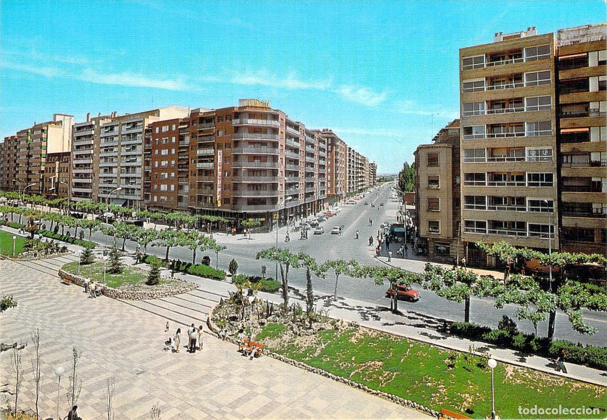 Postales: Postal de los Jardines Casas del Hogar y Avda Cardenal Cisneros en Palencia