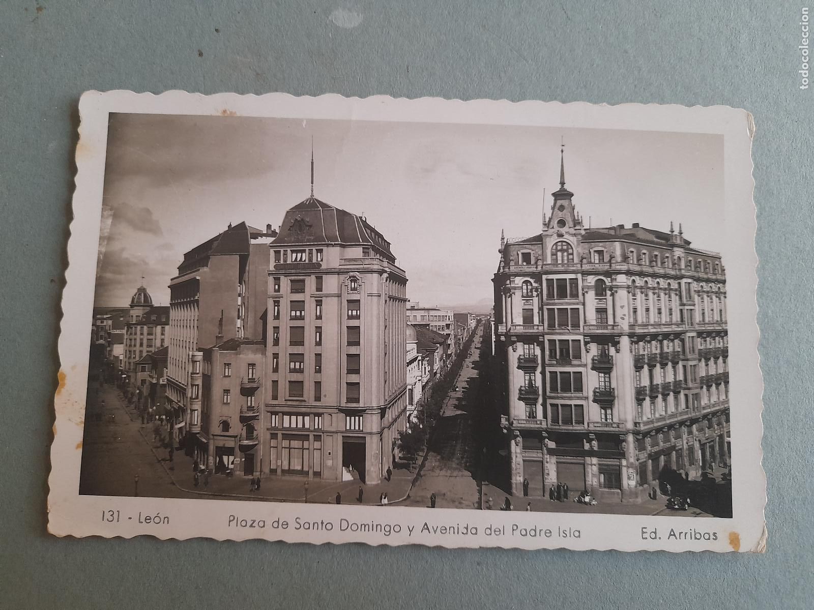 Postales: Postal Le&oacute;n-131- plaza de santo domingo y avenida del padre isla, arribas a&ntilde;os 50 aprox
