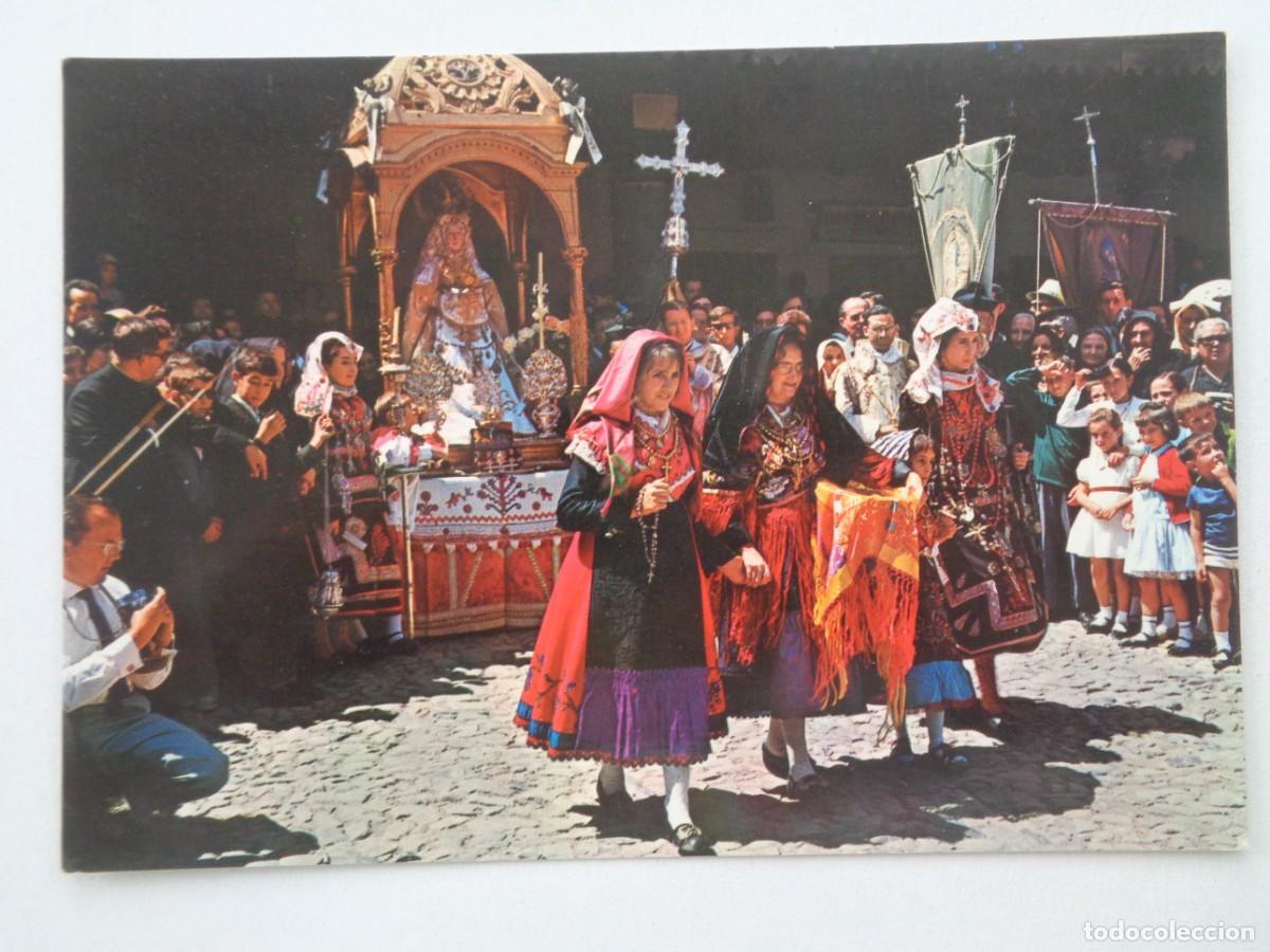 Postales: POSTAL DE LA ALBERCA ( SALAMANCA ): OFRECIMIENTO DE UNA FAMILIA ALBERCANA