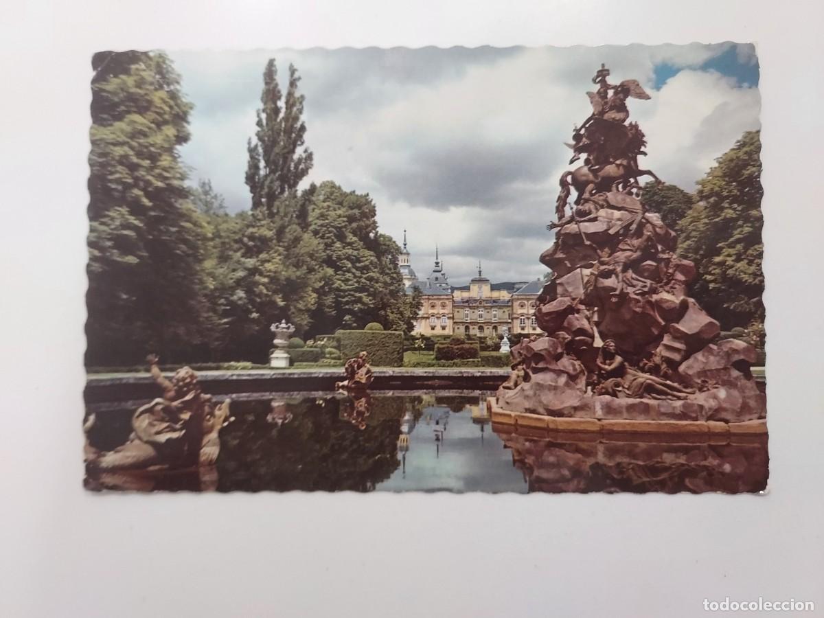Postales: POSTAL LA GRANJA DE SAN ILDEFONSO FUENTE FAMA PALACIO. SIN CIRCULAR. 1959. SEGOVIA