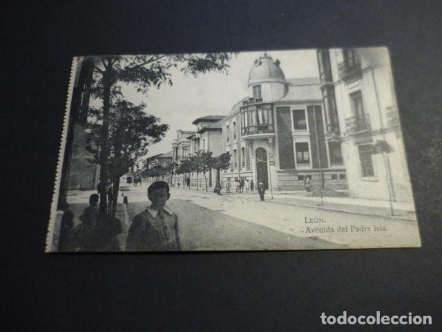 Postcards: LEON AVENIDA DEL PADRE ISLA