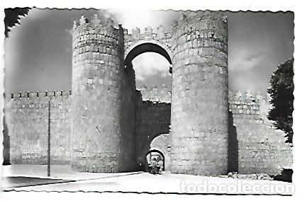 Postales: PUERTA DE SAN VICENTE - THE SAN VICENTE DOOR.- AVILA