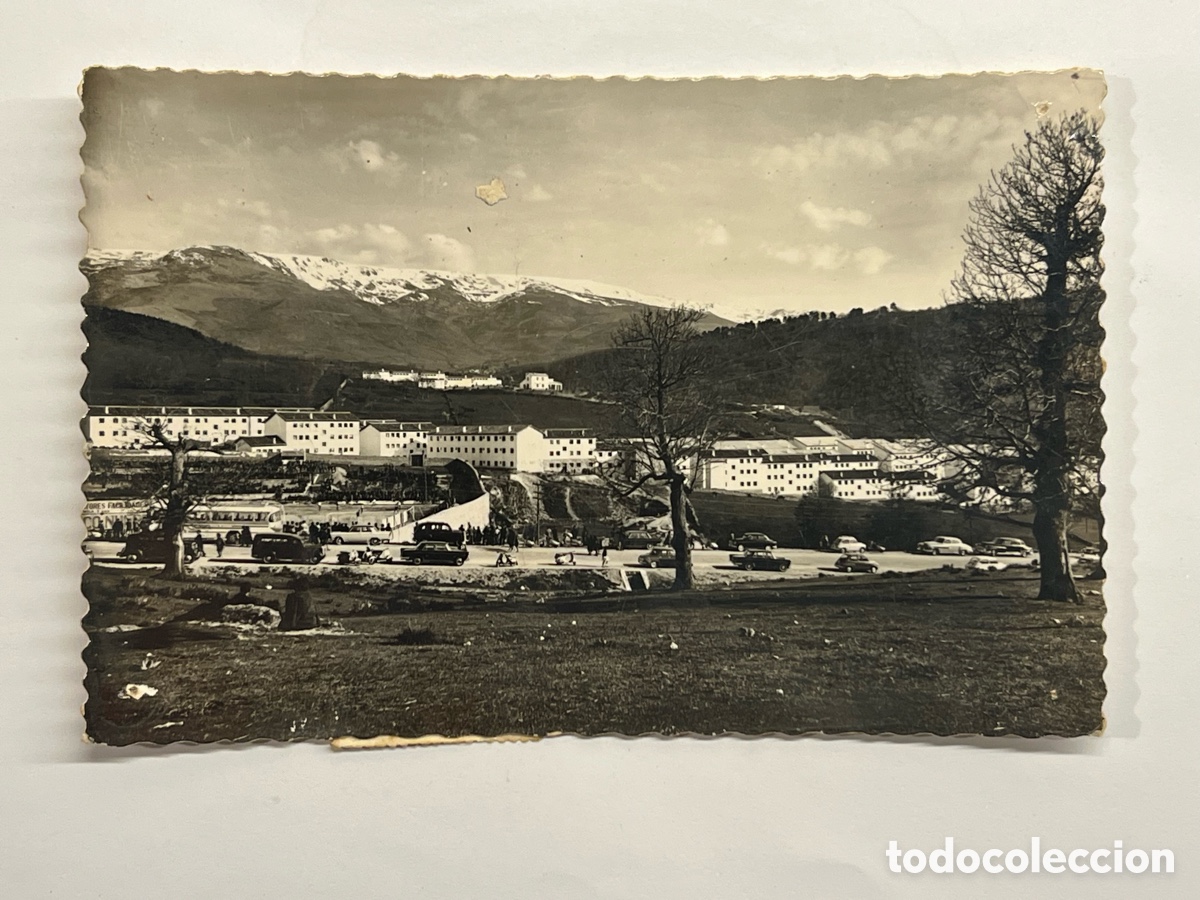 Postales: B&Eacute;JAR (Salamanca) Vista parcial y Campo de Deportes. Postal fotogr&aacute;fica Requena (h.1960?)