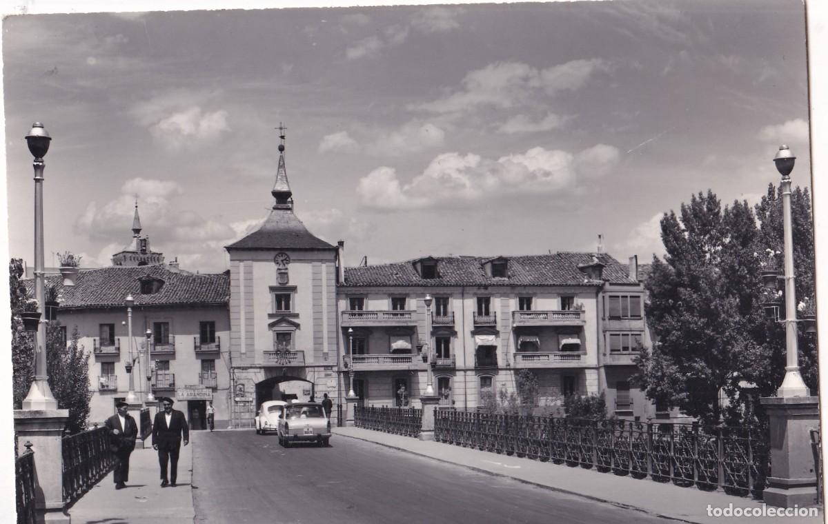 Postales: 11 Aranda de Duero. Puente sobre el r&iacute;o Duero y entrada a la Ciudad. Ed Vistabella. Sin circular.