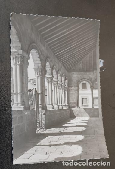 Postcards: SEGOVIA, ATRIO DE LA IGLESIA DE SAN MARTIN, POSTAL ANTIGUA, 14 X 9 CM APROX.