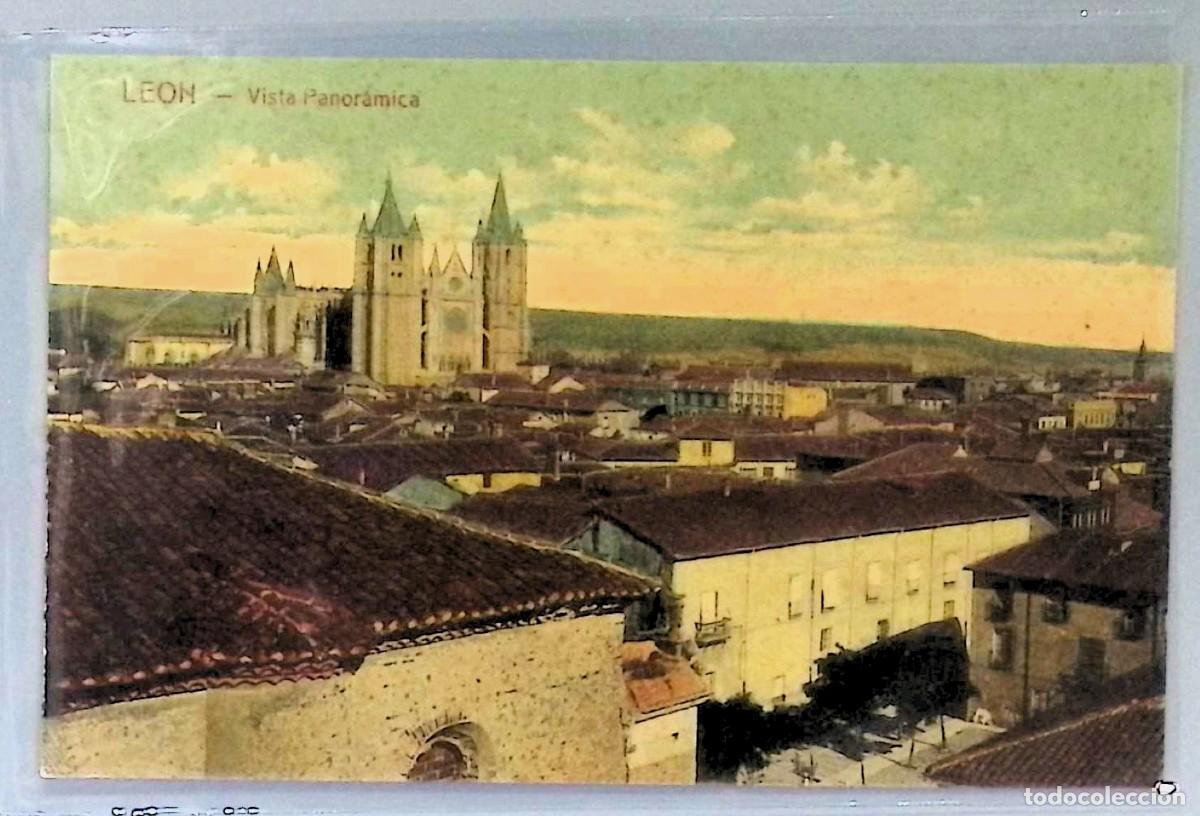 Cartoline: LE&Oacute;N (CASTILLA Y LE&Oacute;N). VISTA PANOR&Aacute;MICA DE LA CIUDAD Y LA CATEDRAL.Tarjeta postal antigua en color