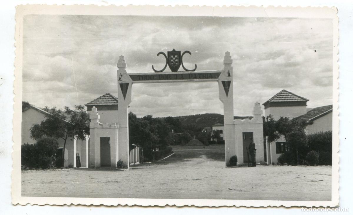 Postales: Zamora. Puerta del cuartel de Monte la Reina, postal fotogr&aacute;fica, circulada