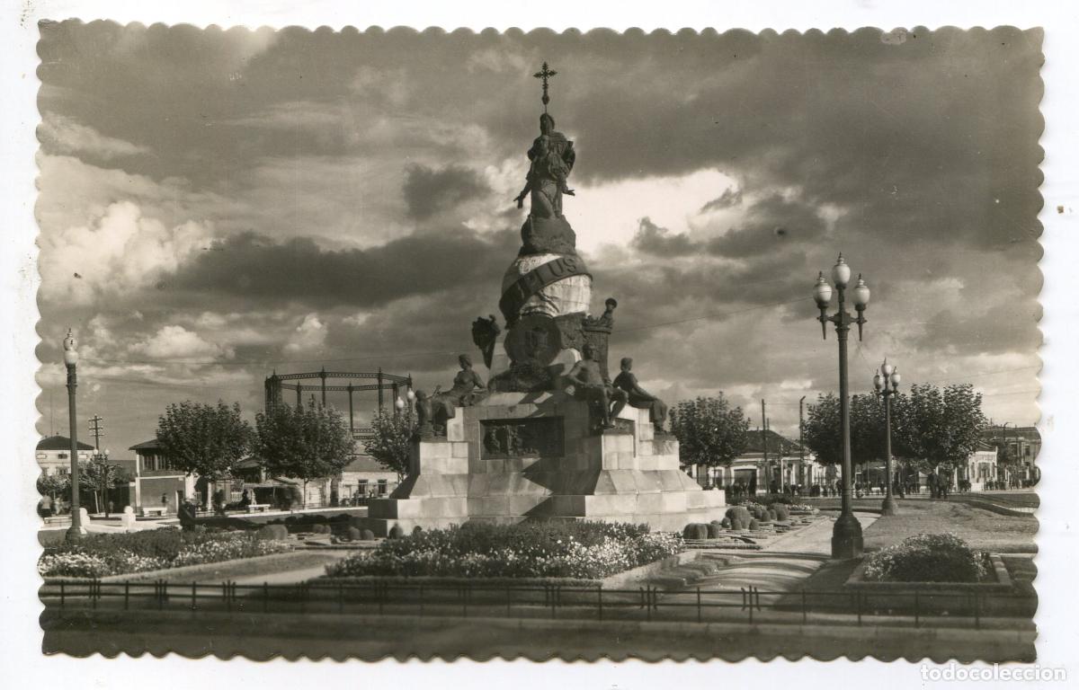 Postales: Valladolid. 4. Monumento a Crist&oacute;bal Col&oacute;n. Ediciones Garc&iacute;a Garabella. Circulada