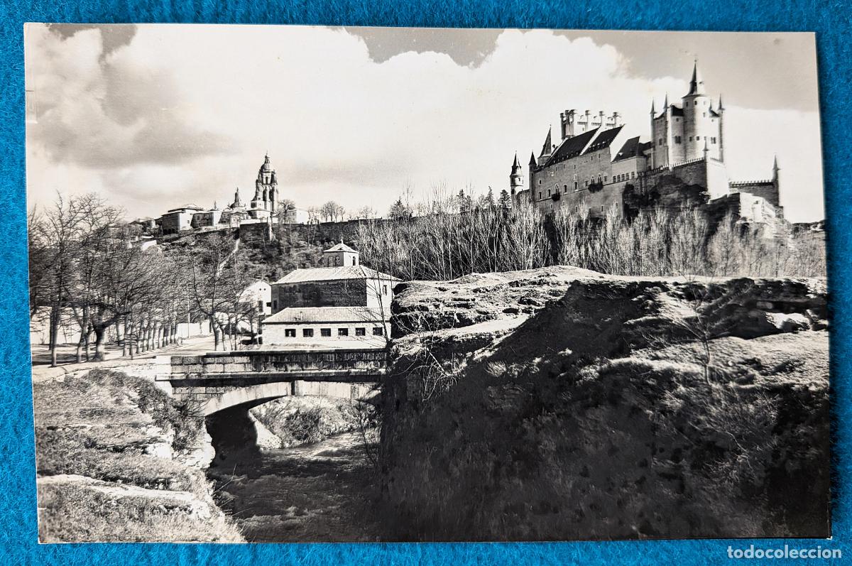 Postales: RW POSTAL SEGOVIA EL ALCAZAR AL FONDO LA CATEDRAL P2021