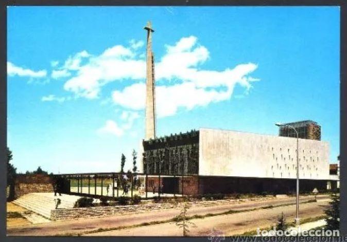 Postcards: Le&oacute;n. *Santuario de Ntra. Sra. del Camino...* Ed. Subirats n&ordm; 1. Nueva.
