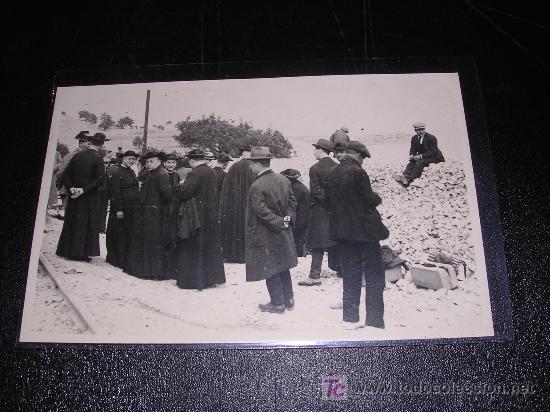 Postales: POST FOTOG. DECARRILAMIENTO DE TREN ENTRE AMPOSTA Y ATMETLLA .FOTG. JOAQUIN CASTELLS.14X9 CM.